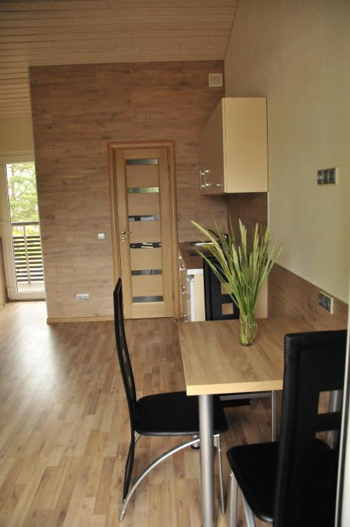 Apartamentai Trys Pusys Sventoji Bilik gambar